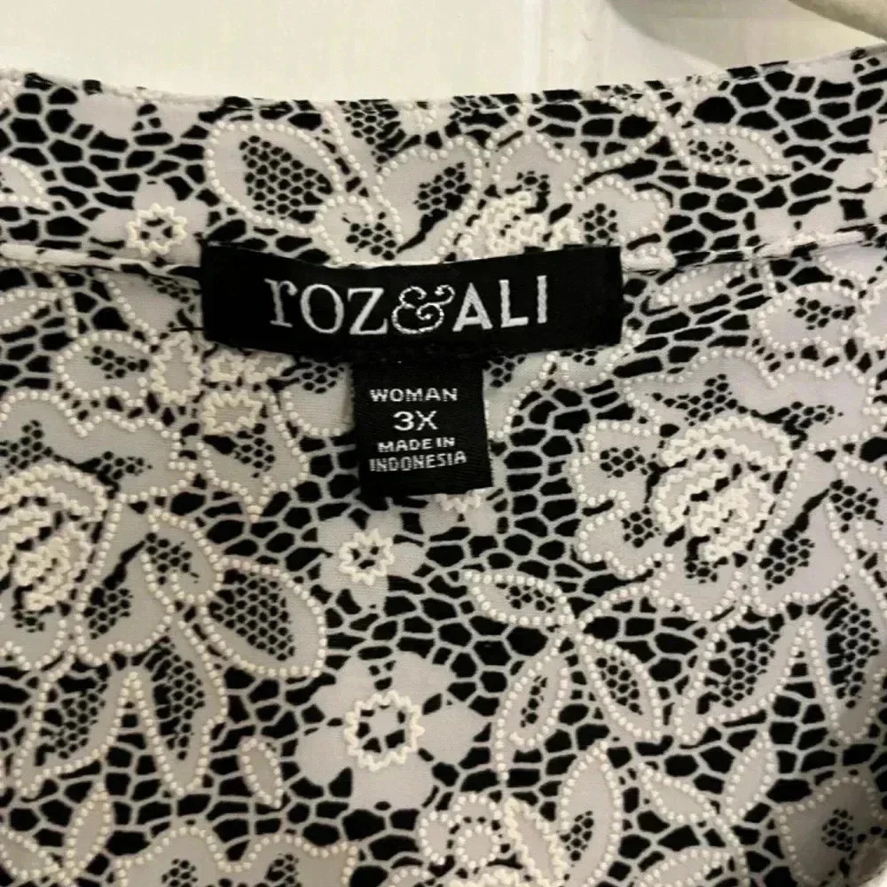 Roz & Ali 3x White lace and black top - Picture 3 of 6